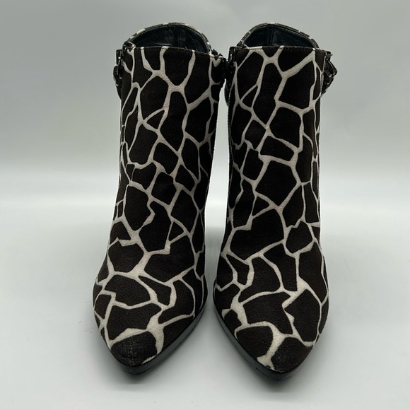 2168- Stuart Weitzman Giraffe Print Ankle Boots – Size 7 – Gently Worn - Picture 4 of 12